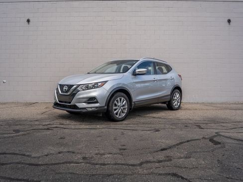 Used 2020 Nissan Rogue Sport SV w/ All-Weather Package AWD/4WD image 1
