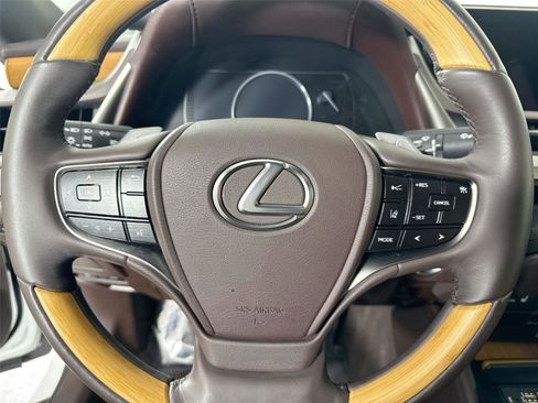Used 2019 Lexus ES 350 Ultra Luxury image 17