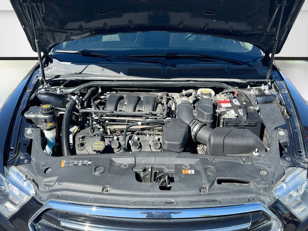 Used 2019 Ford Taurus Limited FWD image 31