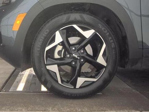 Used 2025 Kia Seltos S image 6