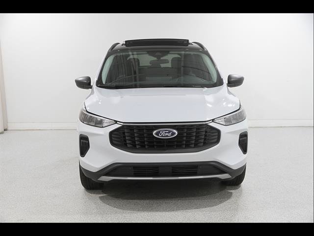 Used 2026 Ford Escape Active w/ Active Premium Tech Pack AWD/4WD image 2