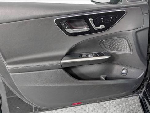Used 2025 Mercedes-Benz C 300 Sedan image 12