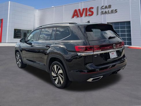 Used 2025 Volkswagen Atlas SE FWD image 9