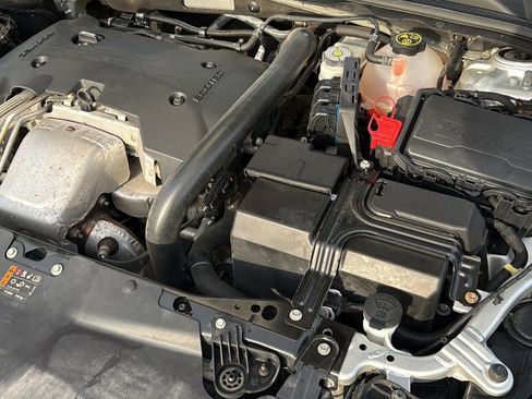 Used 2018 Buick Regal Preferred image 17