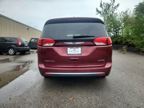 Used 2019 Chrysler Pacifica Limited FWD image 4