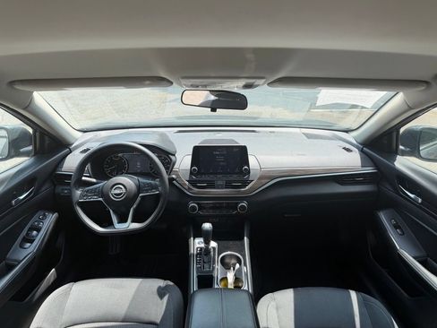 Used 2024 Nissan Altima 2.5 SV FWD image 19