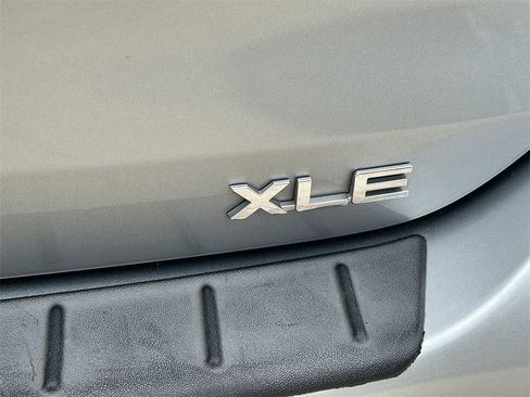 Used 2023 Toyota Highlander XLE image 13