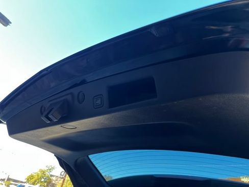 Used 2018 Chevrolet Equinox LT FWD image 13