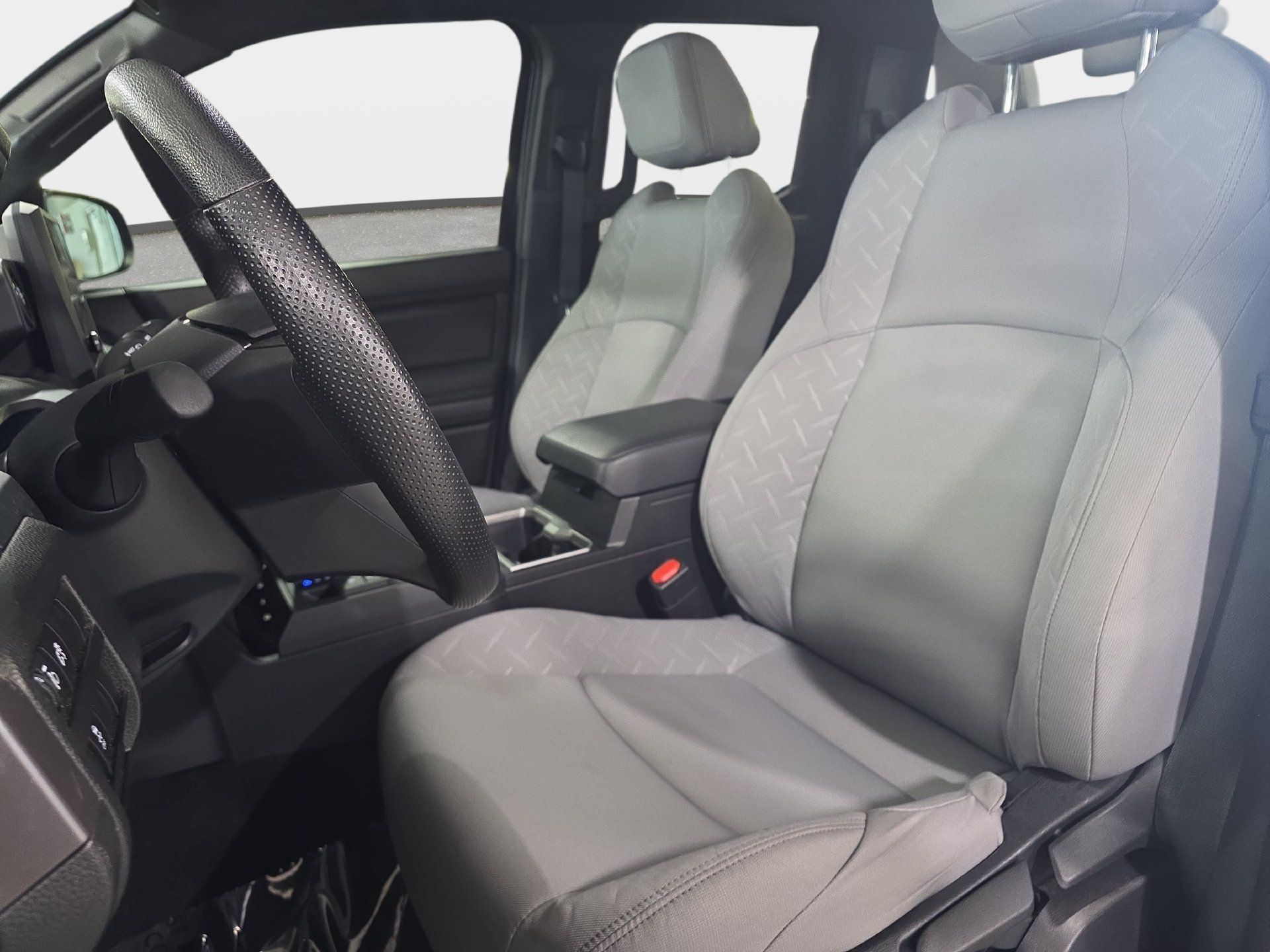 Used 2025 Toyota Tacoma SR5 AWD/4WD image 14