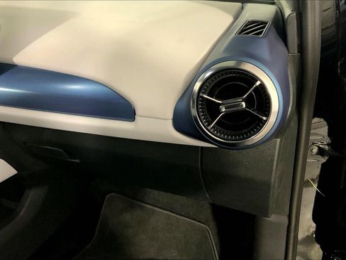 Used 2025 Chevrolet Equinox EV LT image 16