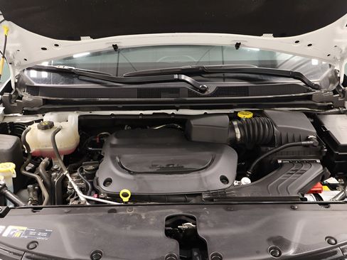 Used 2025 Chrysler Pacifica Select FWD image 24