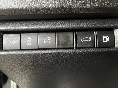 Used 2025 Toyota Camry XLE image 20