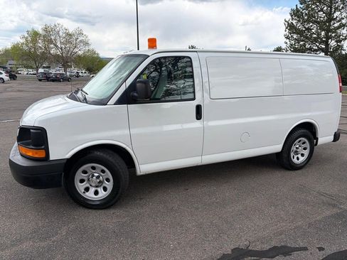 Used 2012 Chevrolet Express 1500 AWD image 3