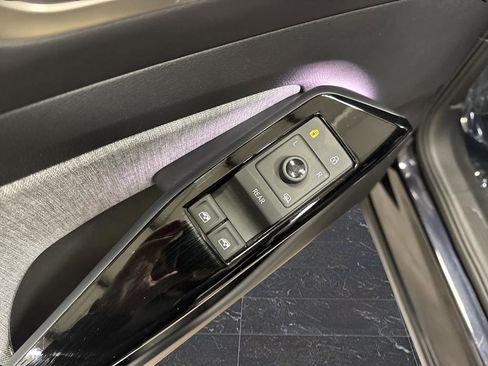 Used 2023 Volkswagen ID.4 Pro image 25