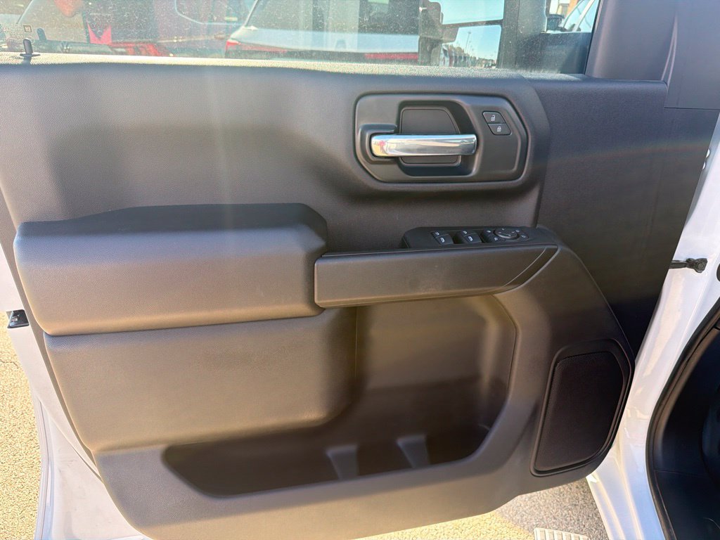 Used 2025 GMC Sierra 2500 Pro w/ 1SA Pro Safety Plus Package AWD/4WD image 15