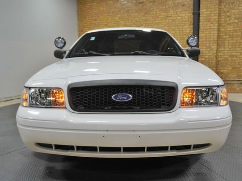 Used 2011 Ford Crown Victoria Police Interceptor w/ Radio Suppression Pkg image 4