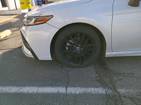 Used 2022 Toyota Camry XSE image 15