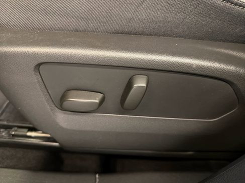 Used 2023 Buick Envision Essence image 17