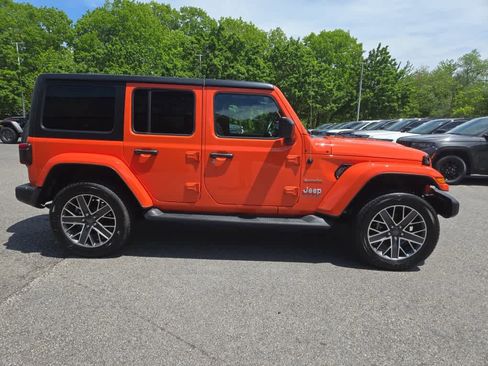 Used 2023 Jeep Wrangler Unlimited Sahara w/ Cold Weather Group AWD/4WD image 3