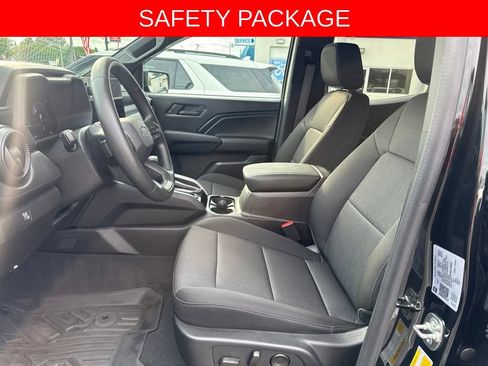 Used 2024 Chevrolet Colorado Trail Boss w/ Technology Package AWD/4WD image 2