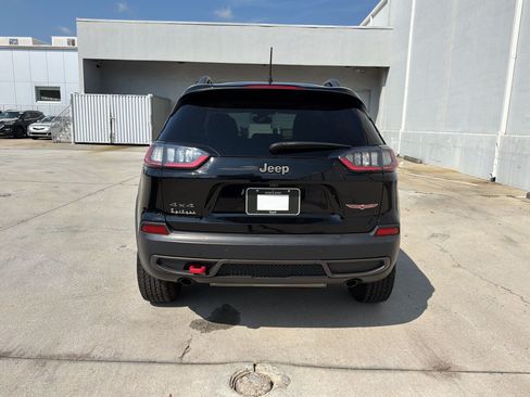 Used 2019 Jeep Cherokee Trailhawk w/ Comfort/Convenience Group AWD/4WD image 10