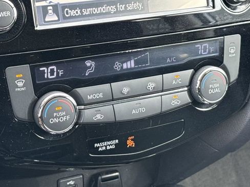 Used 2014 Nissan Rogue SV w/ SV Premium Package AWD/4WD image 31