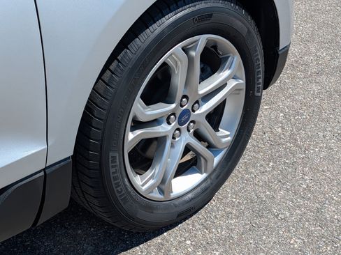 Used 2015 Ford Edge Titanium w/ Technology Package image 12