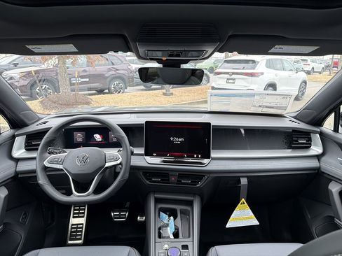 New 2026 Volkswagen Tiguan SE R-Line FWD image 22