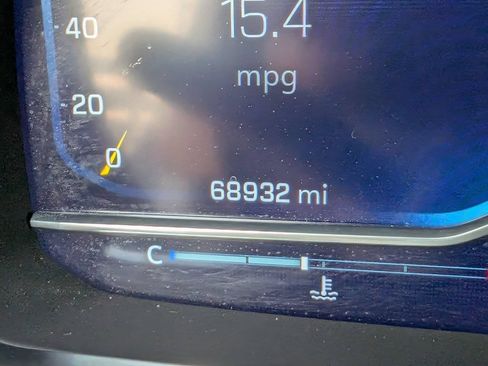 Used 2024 Chevrolet Suburban LT RWD image 13