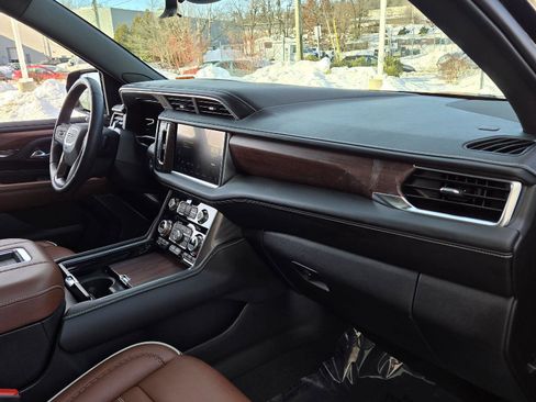 Used 2024 GMC Yukon Denali Ultimate image 20