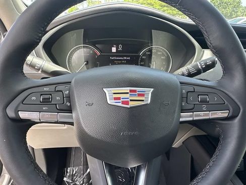 Certified 2022 Cadillac XT4 Luxury w/ Cold Weather Package FWD image 21