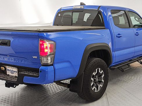 Used 2020 Toyota Tacoma TRD Off-Road w/ Technology Package AWD/4WD image 3
