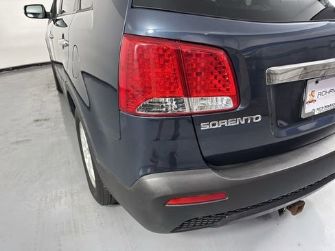 Used 2012 Kia Sorento LX w/ Third Row Pkg FWD image 28
