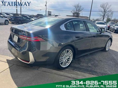 Used 2024 BMW 530i w/ Premium Package RWD image 6