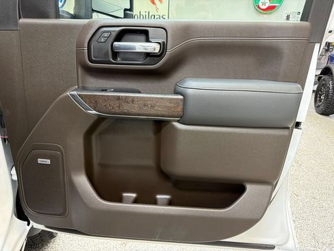 Used 2023 GMC Sierra 3500 Denali w/ Technology Package AWD/4WD image 40