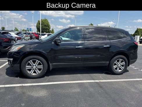Used 2017 Chevrolet Traverse LT FWD image 2
