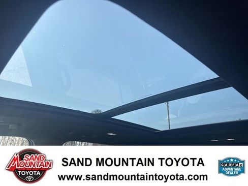 Used 2026 Chevrolet Traverse LT w/ Sun and Wheel Package image 16