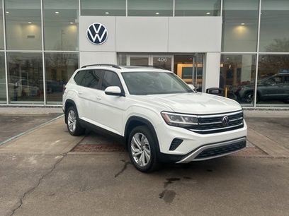 Used 2023 Volkswagen Atlas SE w/ Panoramic Sunroof Package