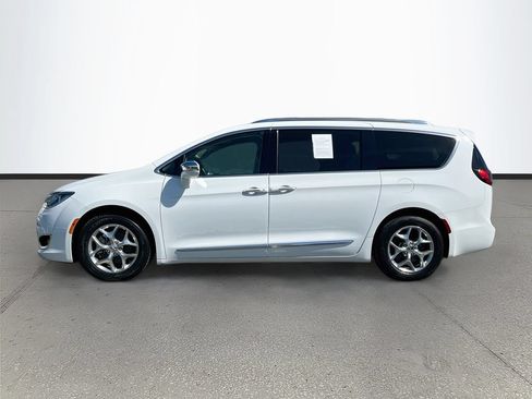 Used 2019 Chrysler Pacifica Limited FWD image 4