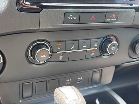 Used 2023 Nissan Frontier SV AWD/4WD image 11