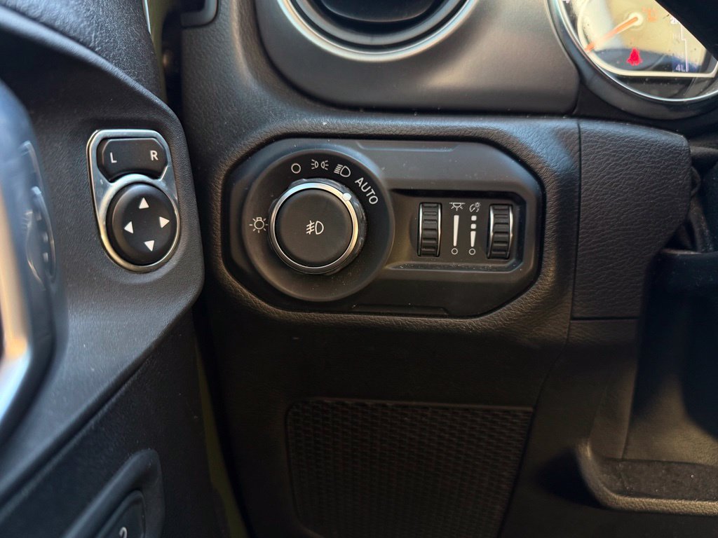 Used 2021 Jeep Wrangler Unlimited Sport AWD/4WD image 11