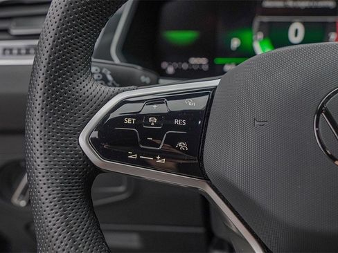 New 2024 Volkswagen Tiguan SE R-Line image 11