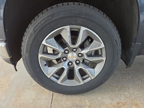 Used 2022 Chevrolet Silverado 1500 LT AWD/4WD image 65