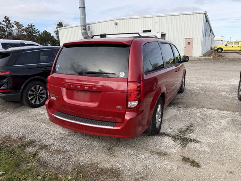 Used 2012 Dodge Grand Caravan SXT image 7