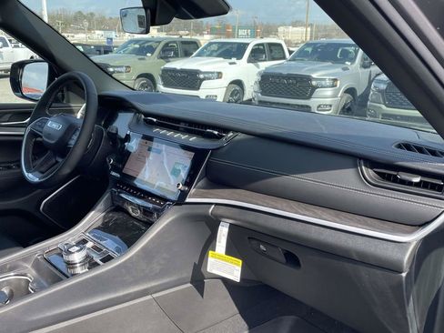 New 2026 Jeep Grand Cherokee Limited w/ Limited Altitude Package image 12