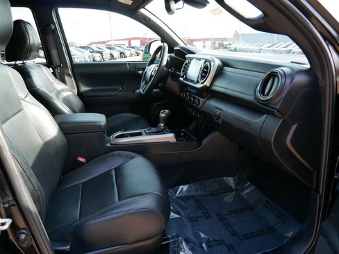 Used 2023 Toyota Tacoma Limited AWD/4WD image 8