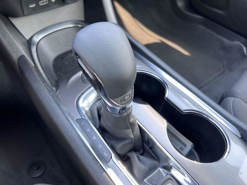 Used 2024 Chevrolet Malibu LT FWD image 9