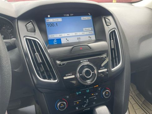Used 2017 Ford Focus SEL FWD image 15