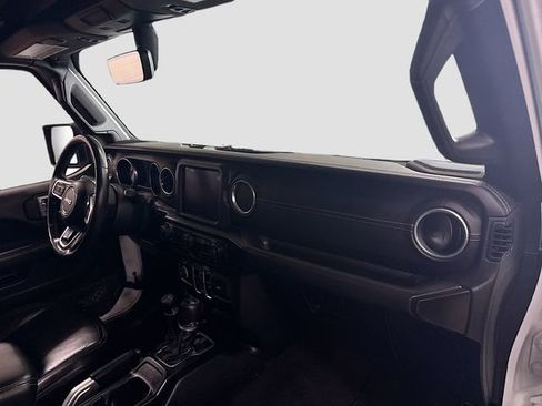 Used 2018 Jeep Wrangler Unlimited Sahara image 29