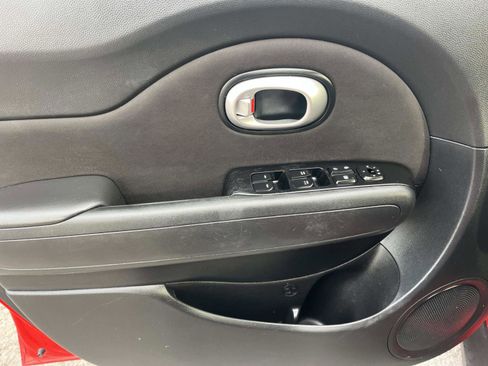 Used 2016 Kia Soul + image 26